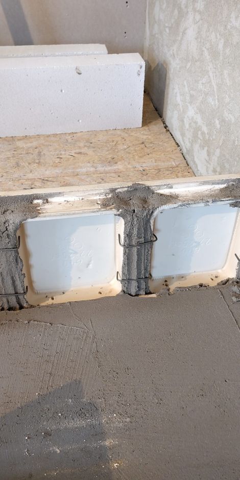 Aufbau Grundofen mit grünen Kacheln